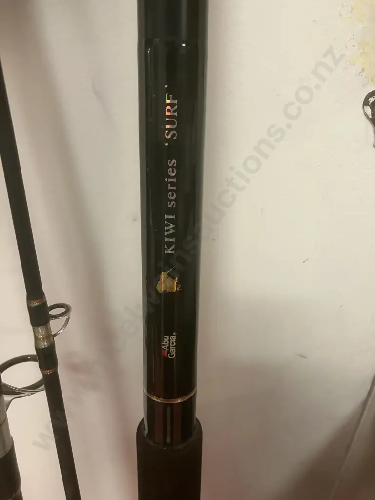 Abu Garcia Kiwi Series 'Surf' Fishing Rod 13' 3Pce 8-12Kg 60-150Gm CW & Tackle Box, Lead Sinkers, Hooks, Swivels Etc Image 1++