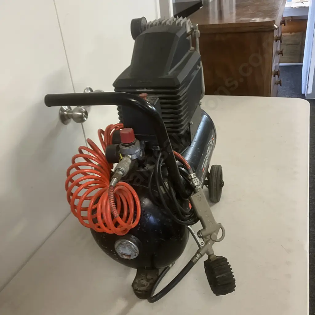 Able Cooke Maverick Air Compressor Model MK245 Image 1++