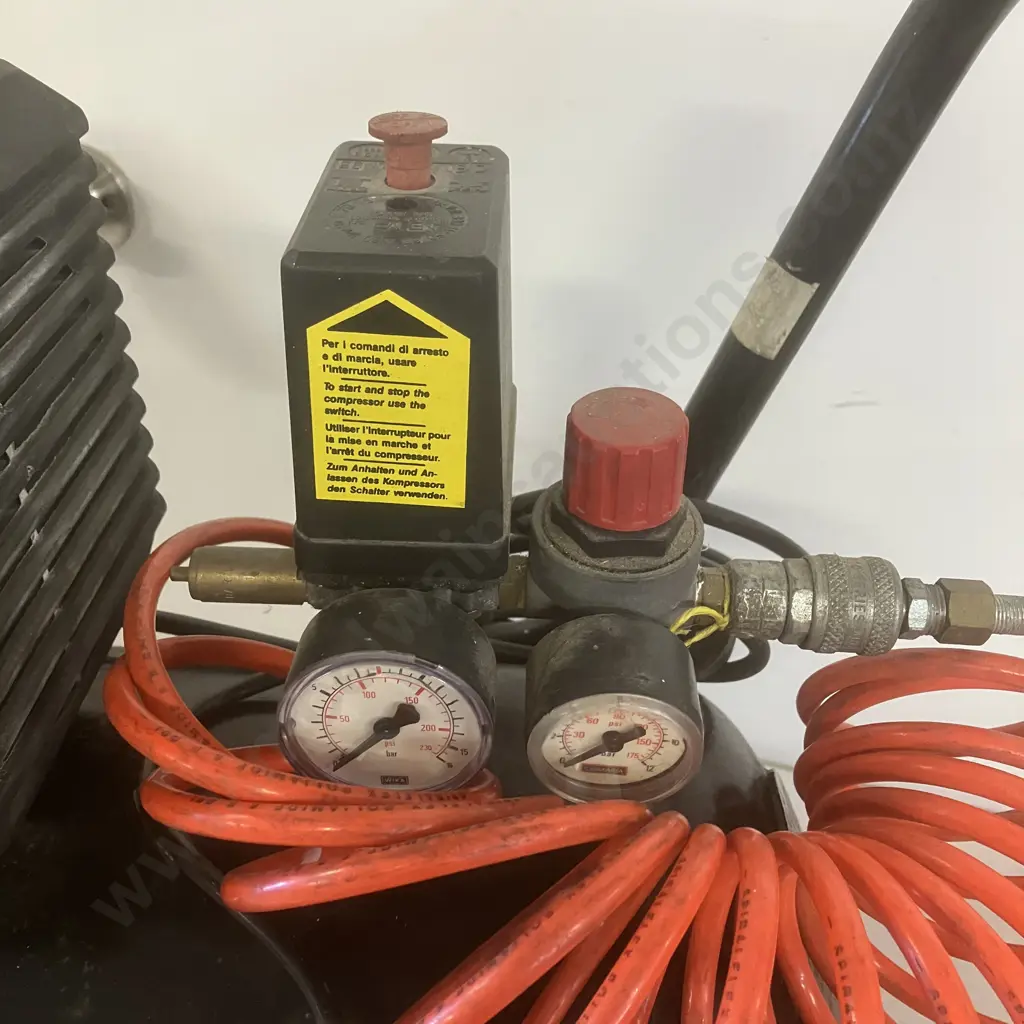 Able Cooke Maverick Air Compressor Model MK245 Image 1++