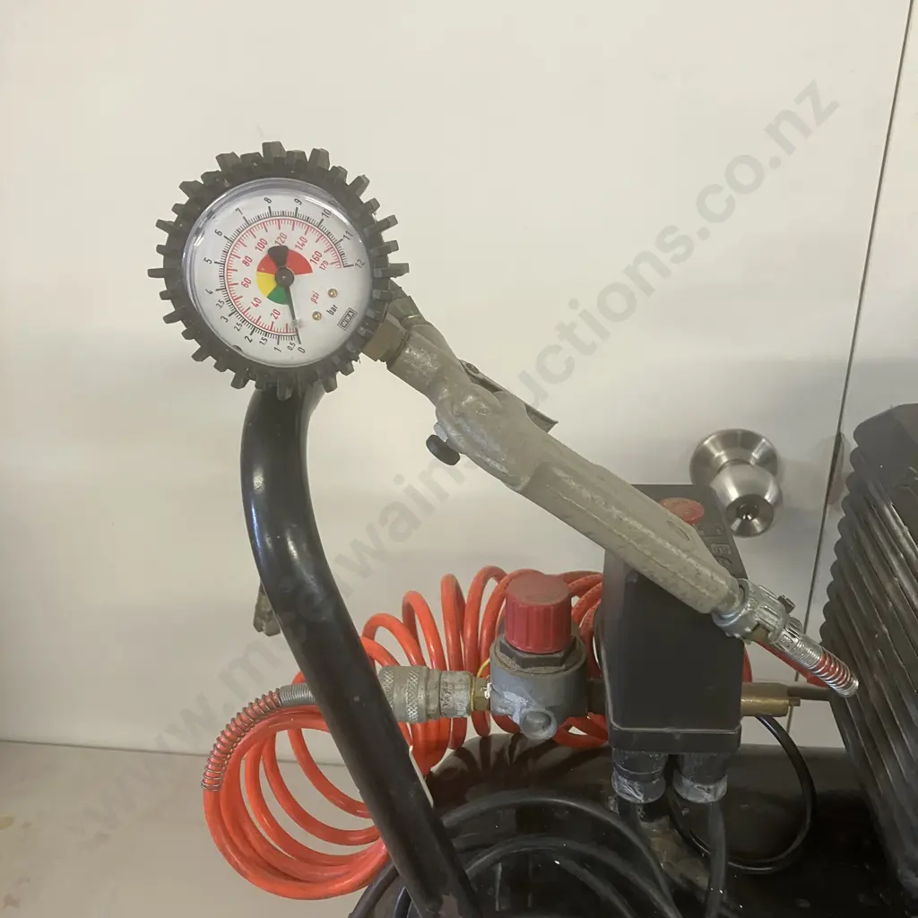 Able Cooke Maverick Air Compressor Model MK245 Image 1++