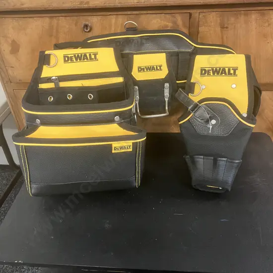DeWalt Carpenters Apron Full Rig Tool Belt DWST1-75552