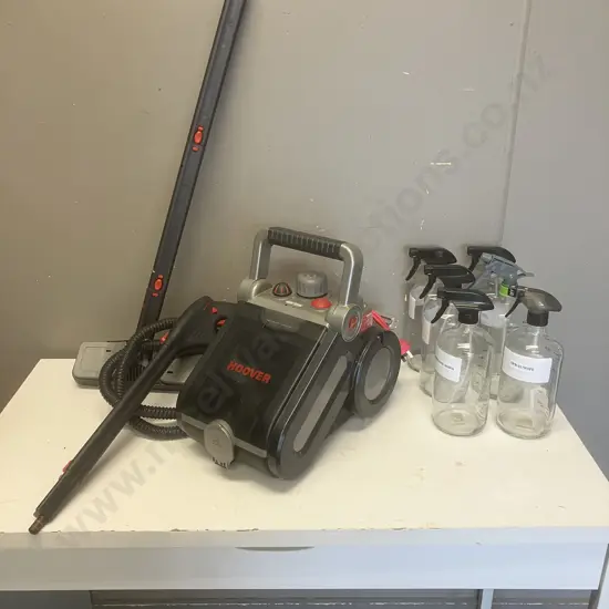 Hoover Model Heritage 5650 Multi Steamer With 6 Glass Spray Bottles