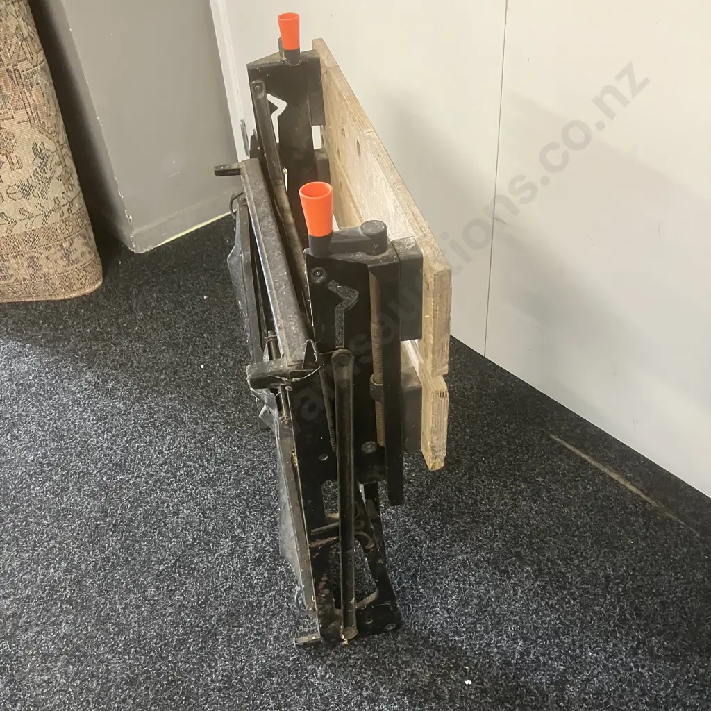 English Made Black & Decker Workmate Image 1++