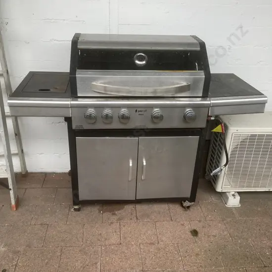 Gascraft Roma 4 Burner Hooded BBQ With Side Burner & Utensils