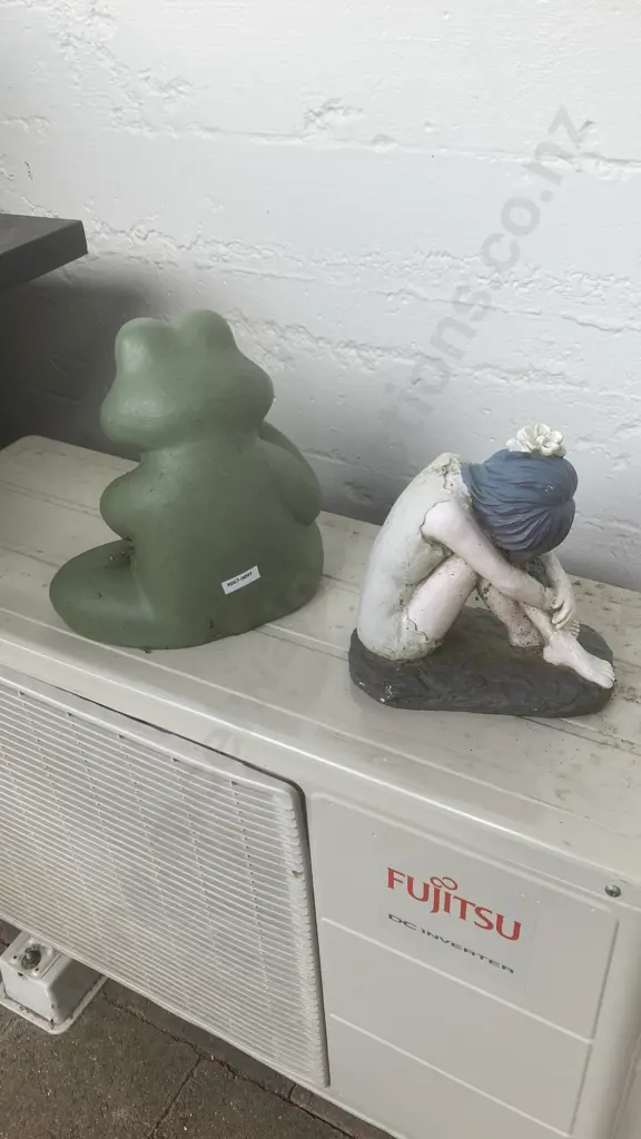 Fairy & Frog Garden Ornaments Fog As Found) Image 1++