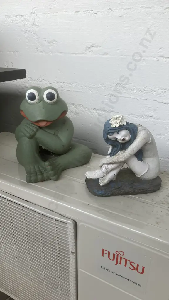 Fairy & Frog Garden Ornaments Fog As Found) Image 1++