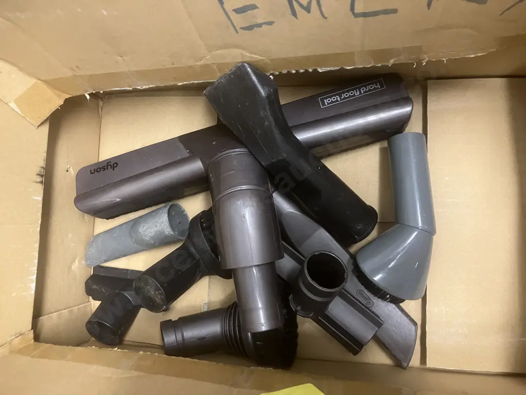 Dyson CD23 Vacuum Cleaner & Fittings Image 1++