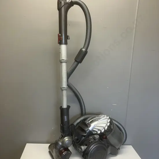 Dyson CD23 Vacuum Cleaner & Fittings