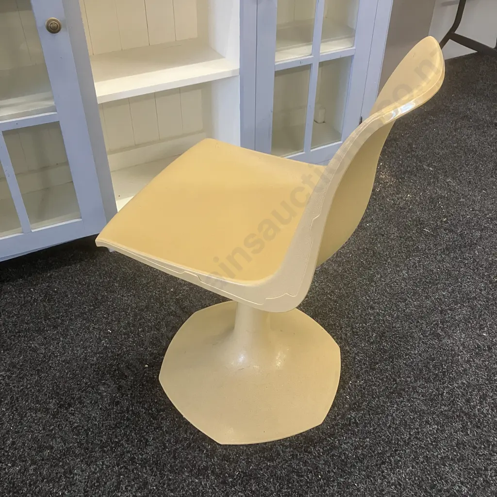 Mid-Century Modern Sebel Slim'n Comfy Swivel Chair With Hex Base Image 1++