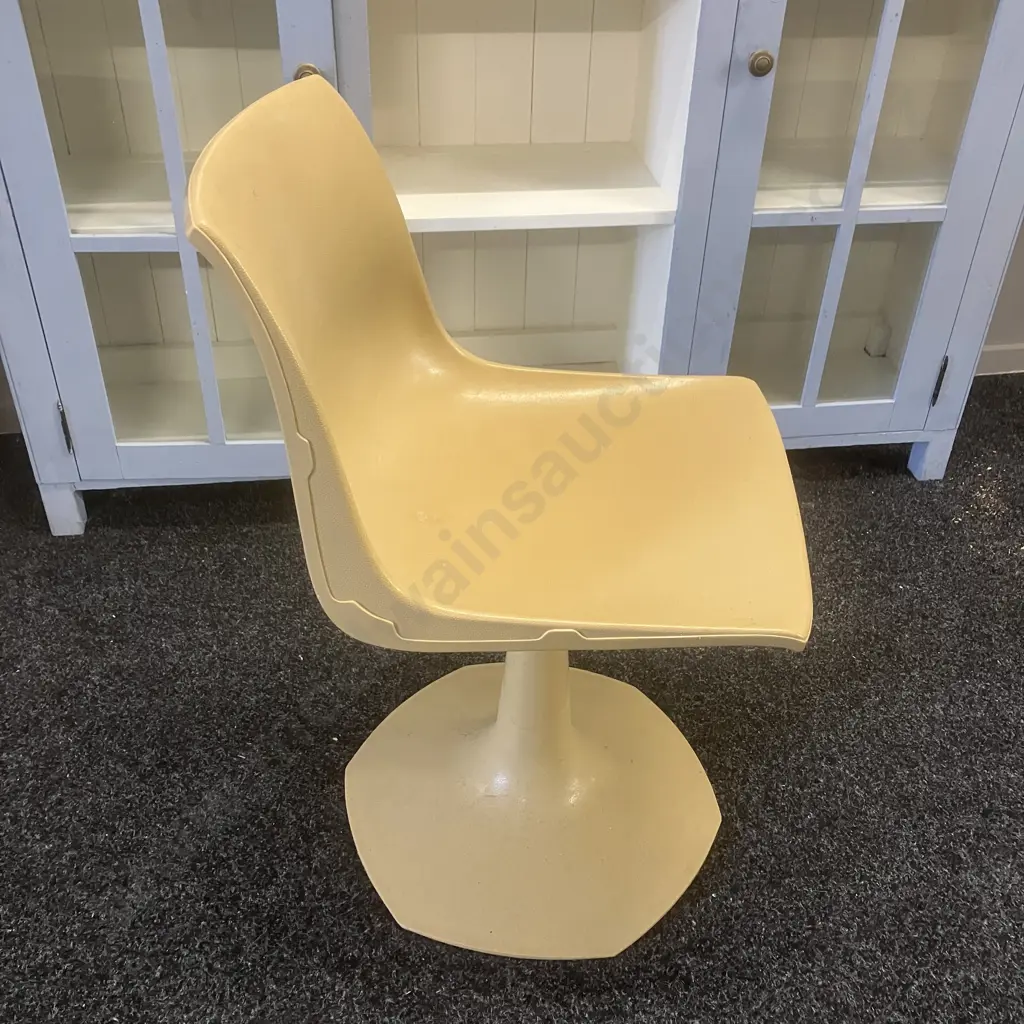 Mid-Century Modern Sebel Slim'n Comfy Swivel Chair With Hex Base Image 1++