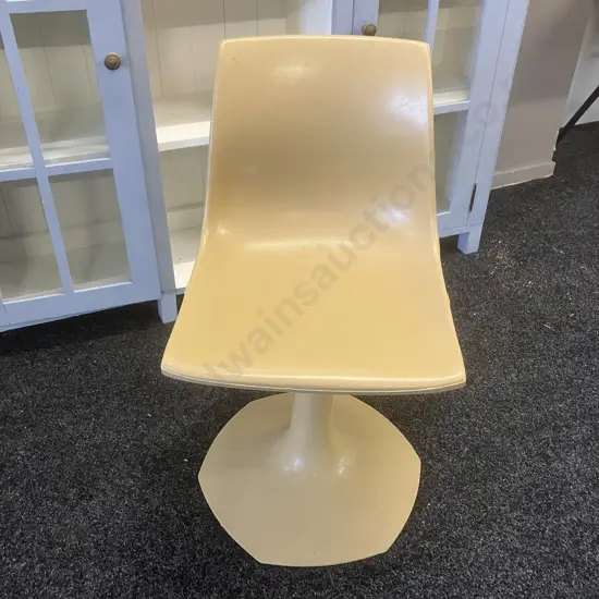 Mid-Century Modern Sebel Slim'n Comfy Swivel Chair With Hex Base