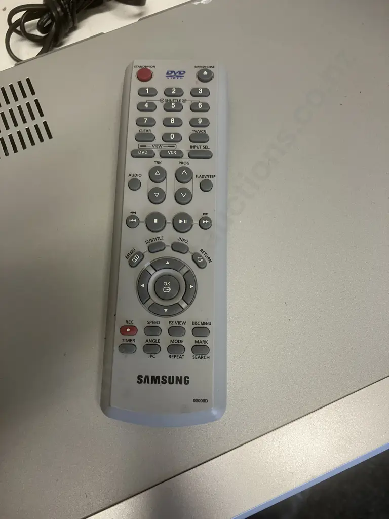 Samsung DVD/VCR Dual Deck Model DVD-V70 With Remote Control Image 1++