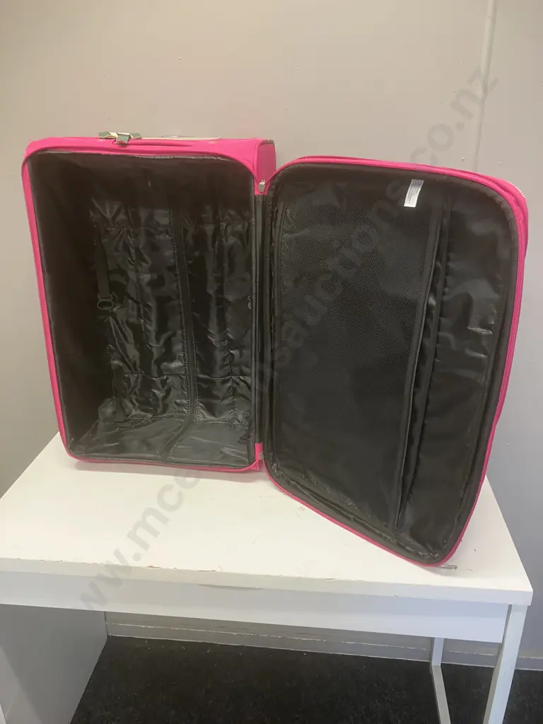 Pink Lanza Rolling Suitcase With 2 Bags Image 1++