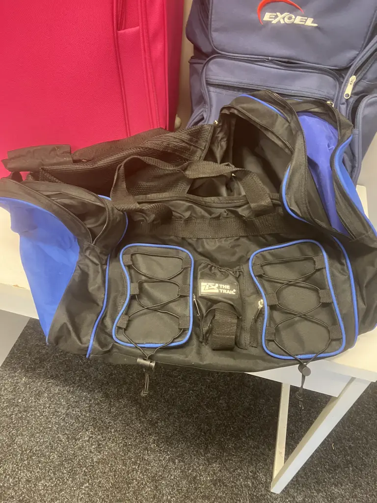 Pink Lanza Rolling Suitcase With 2 Bags Image 1++