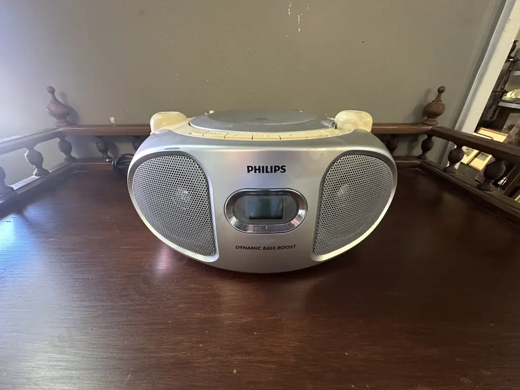 Vintage Phillips Portable CD Sound Machine Model AZ102S/79 Image 1++