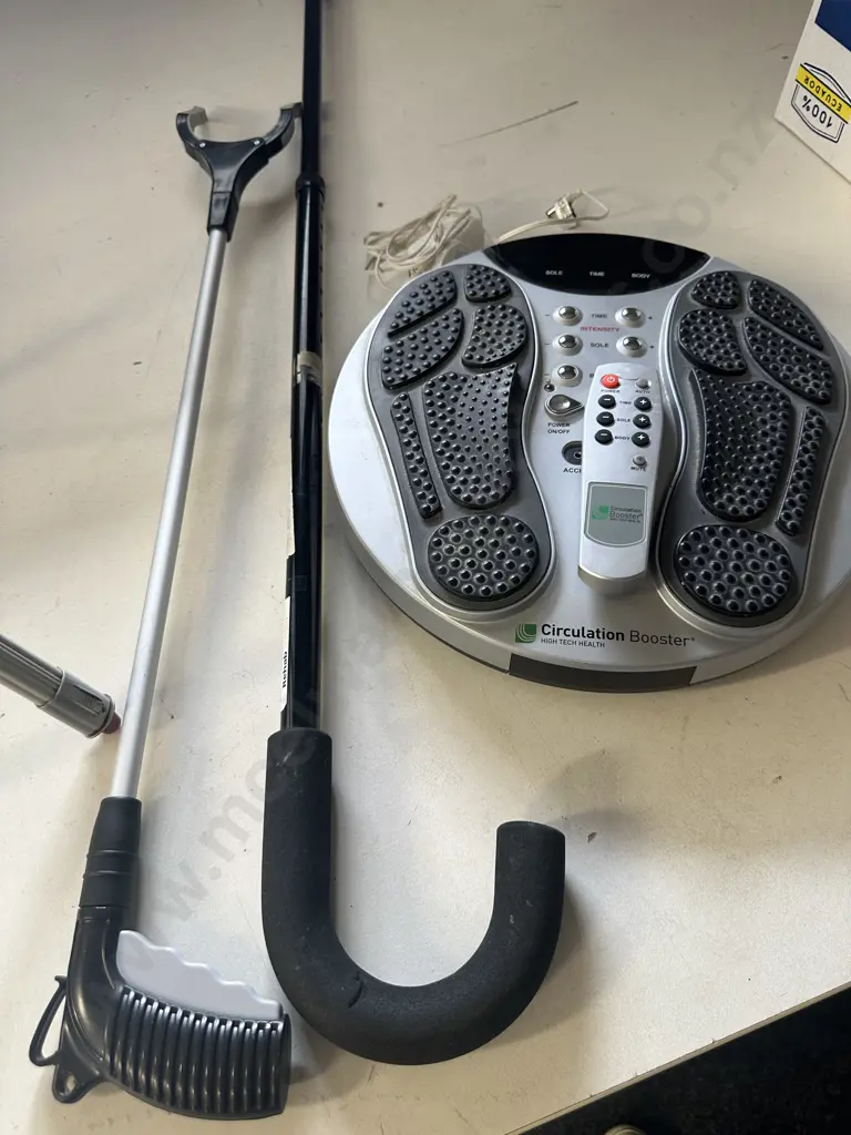 Cubro Walking Stick, Pick Up & Circulation Booster Image 1++