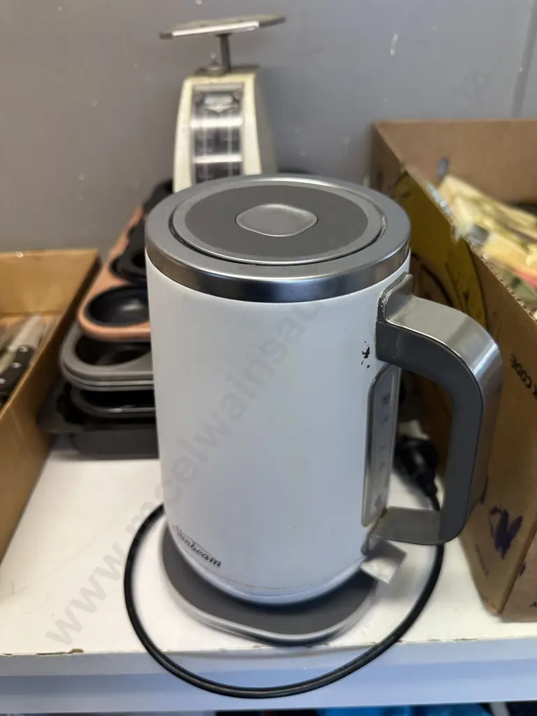 Sunbeam Electric Jug, Scales, Bakeware Etc Image 1++