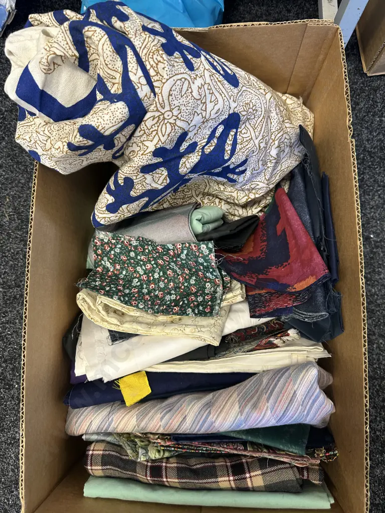 Box Lot Of Fabric Piece & 'Tenerife' Souvenir Table Cloth Image 1++