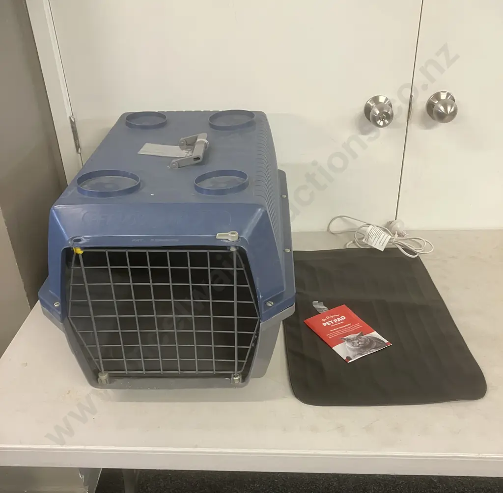 Plastic Pet Voyageur 300 Carry cage (H35 W61 D42cm) With Original Pet Pad Image 1++