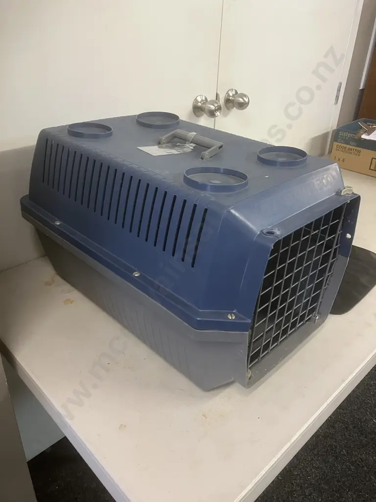 Plastic Pet Voyageur 300 Carry cage (H35 W61 D42cm) With Original Pet Pad Image 1++