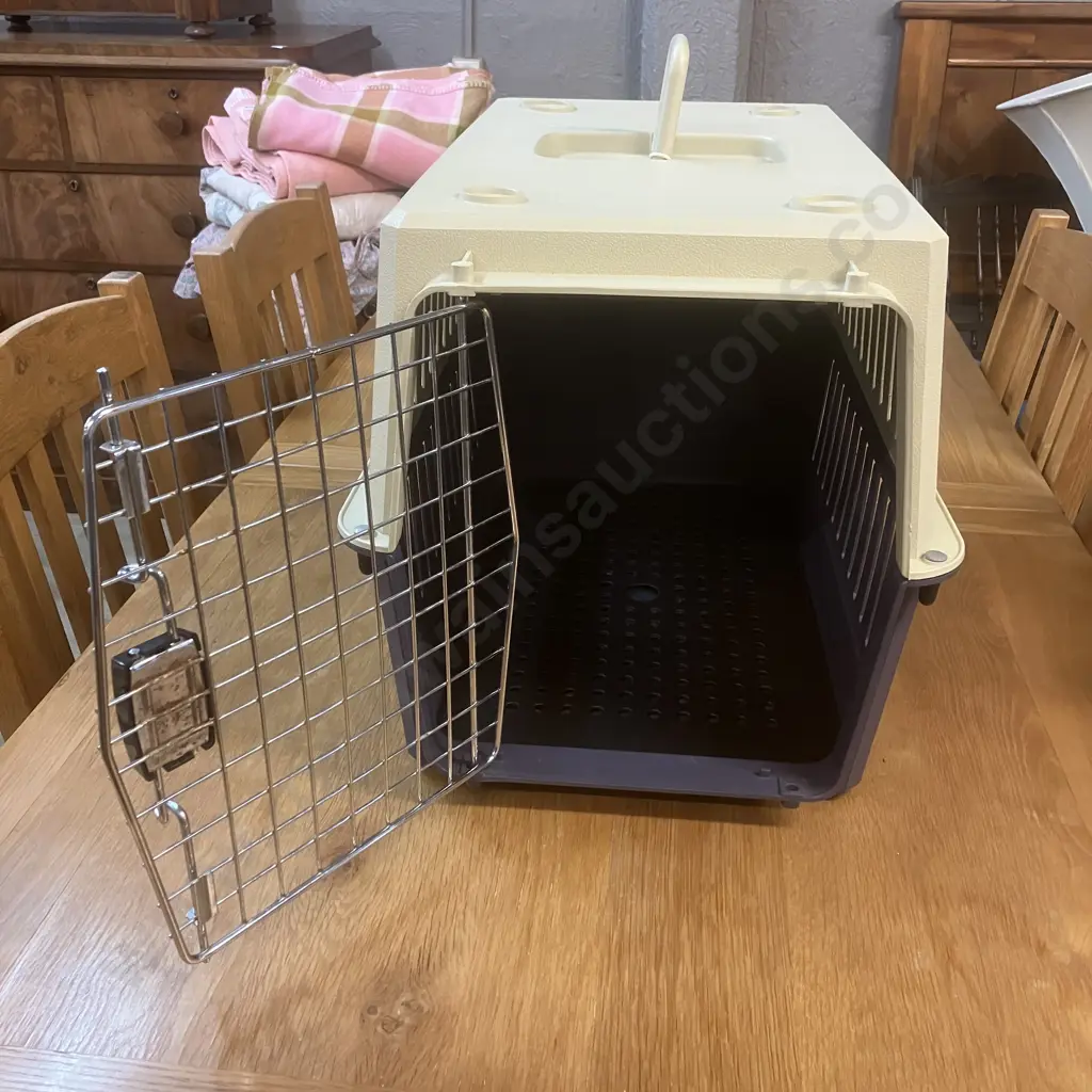 Pet Carry Cage. H40 W60 D38cm Image 1++