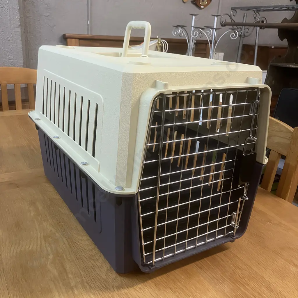 Pet Carry Cage. H40 W60 D38cm Image 1++