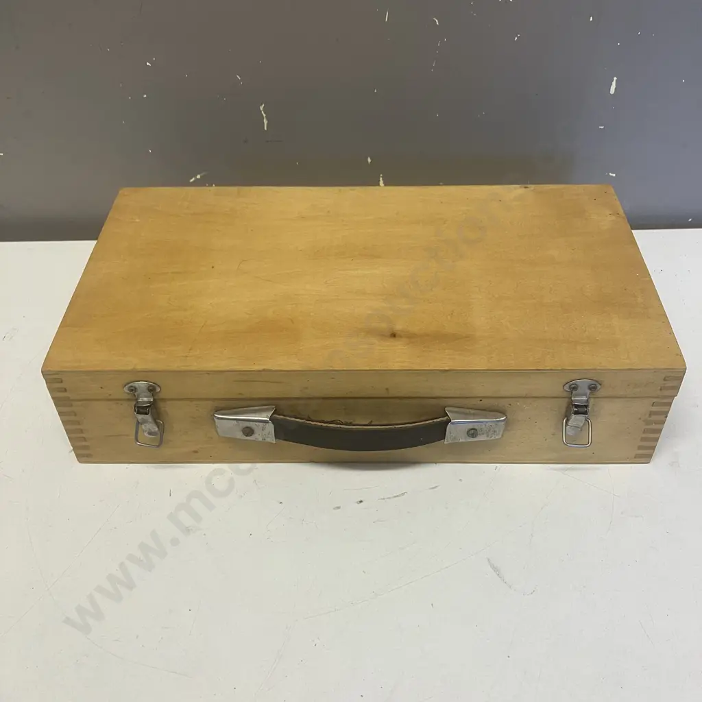 Petanque Set In Wooden Carry Case Image 1++