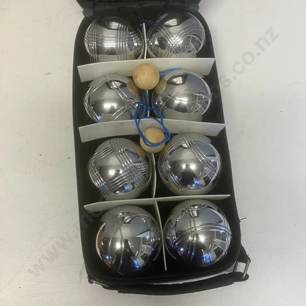 Boule Game In Soft Case Image 1++