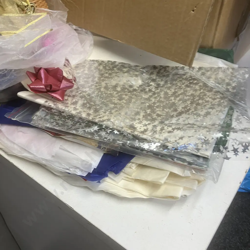 Box lot Christmas Items Image 1++