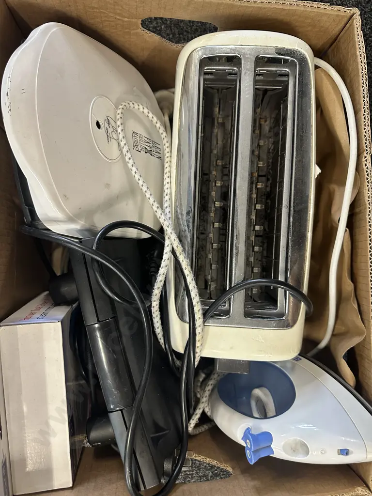 Box Lot Of Kitchen Appliances Image 1++
