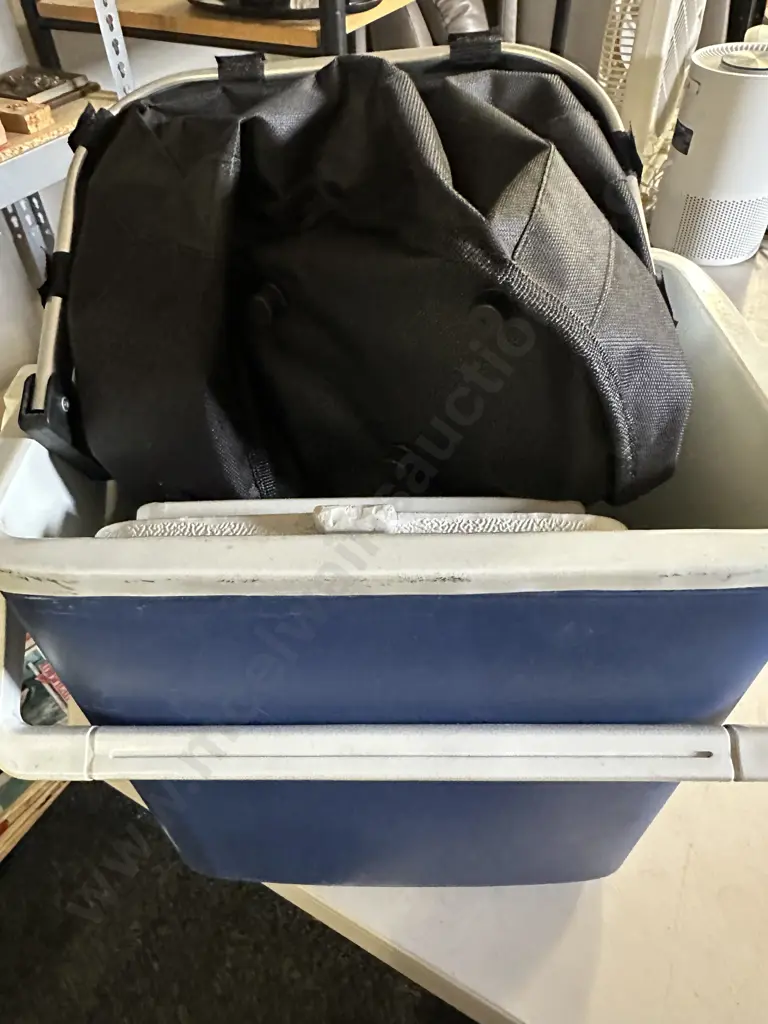 Chilly Bin & Folding Basket Image 1++