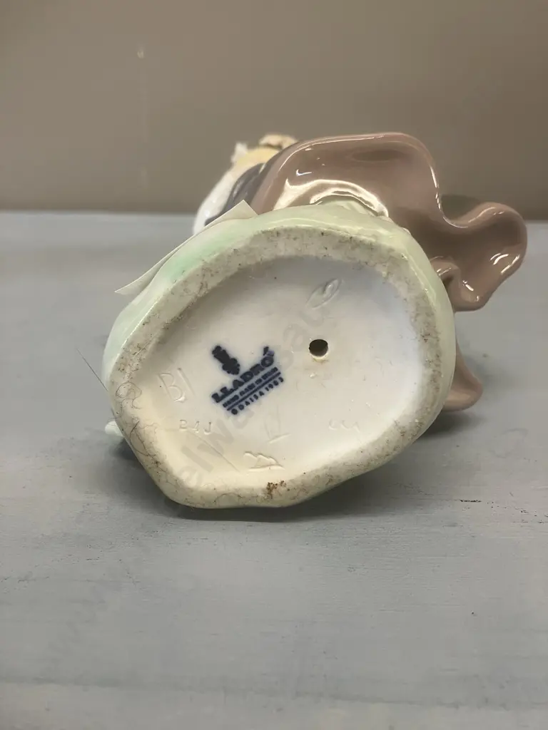 Lladro Figurine "Spring Is Here" Porcelain Figurine #5223, Issued 1984. H17cm Image 1++