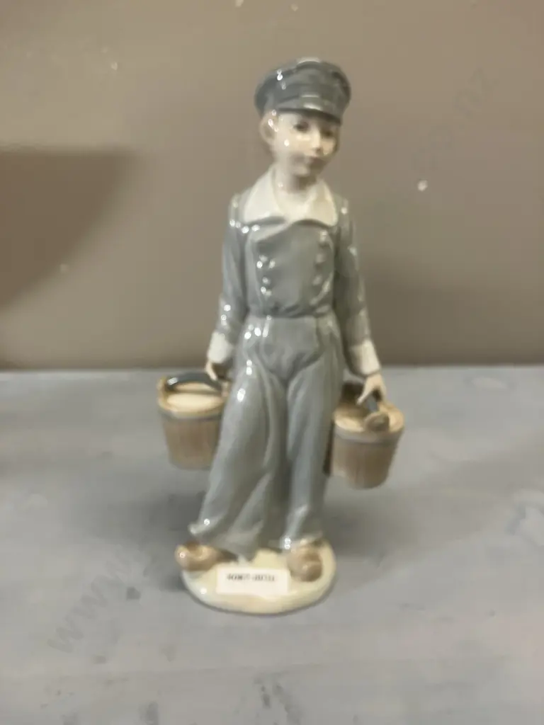 Lladro Figurine "Dutch Boy with Milk Pails" Porcelain Figurine #4811, Issued 1972 Retired 1988 H22cm Image 1++