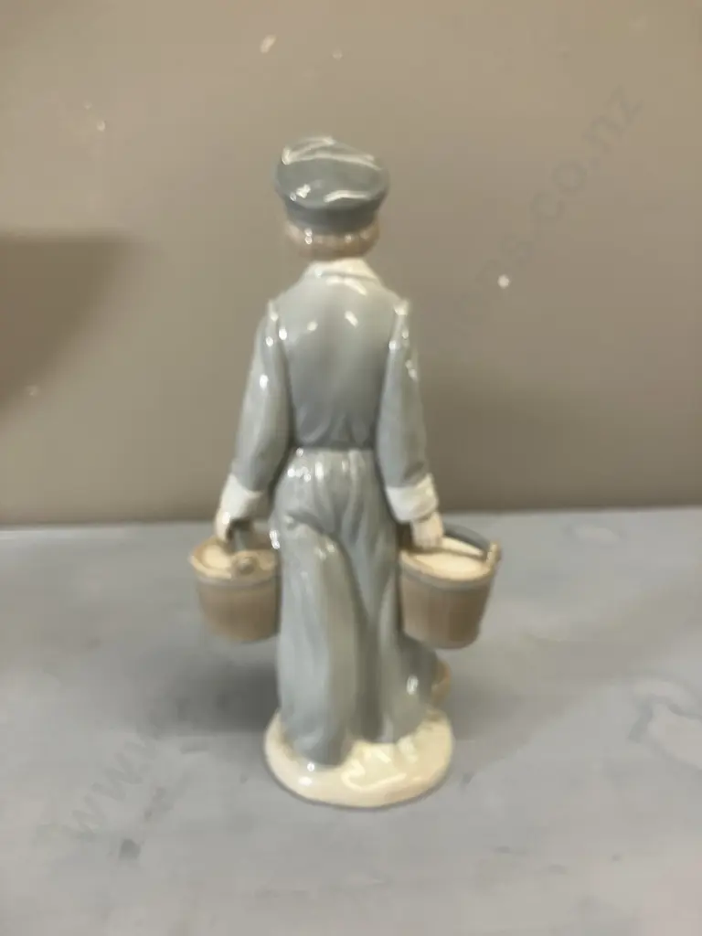 Lladro Figurine "Dutch Boy with Milk Pails" Porcelain Figurine #4811, Issued 1972 Retired 1988 H22cm Image 1++