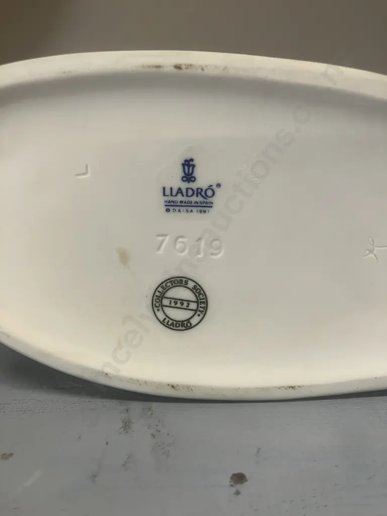 Lladro Figurine "All Aboard" Porcelain Figurine #7619, Issued 1992 Retired 1995. 13 x 19cm Image 1++