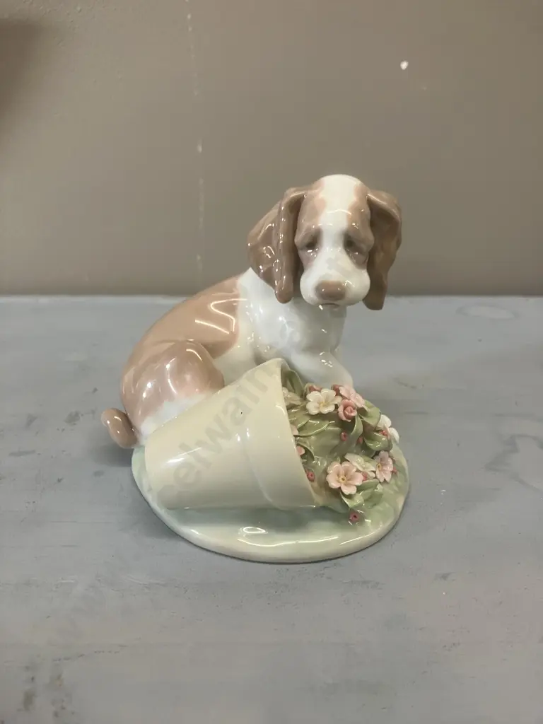 Lladro "It Wasnt Me" Porcelain Figurine #7672, Issued 1998. H10.5m Image 1++