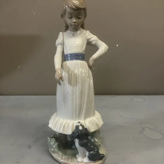 Nao by Lladro "My Dog Does Tricks" Porcelain Figurine #0379 Dated 1983. H24cm (Missing Hoop)