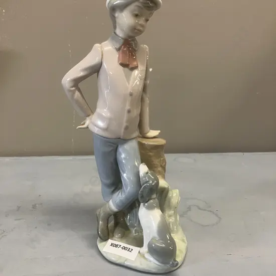 Nao by Lladro "Mutual Contemplation" Porcelain Figurine #380 Dated 1983. H23cm