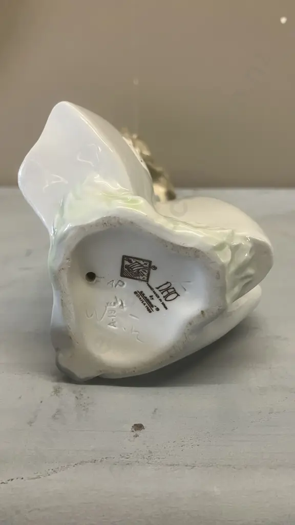 Nao by Lladro "Playmates" Porcelain Figurine #1011, 1986. 17.5 x 14cm Image 1++