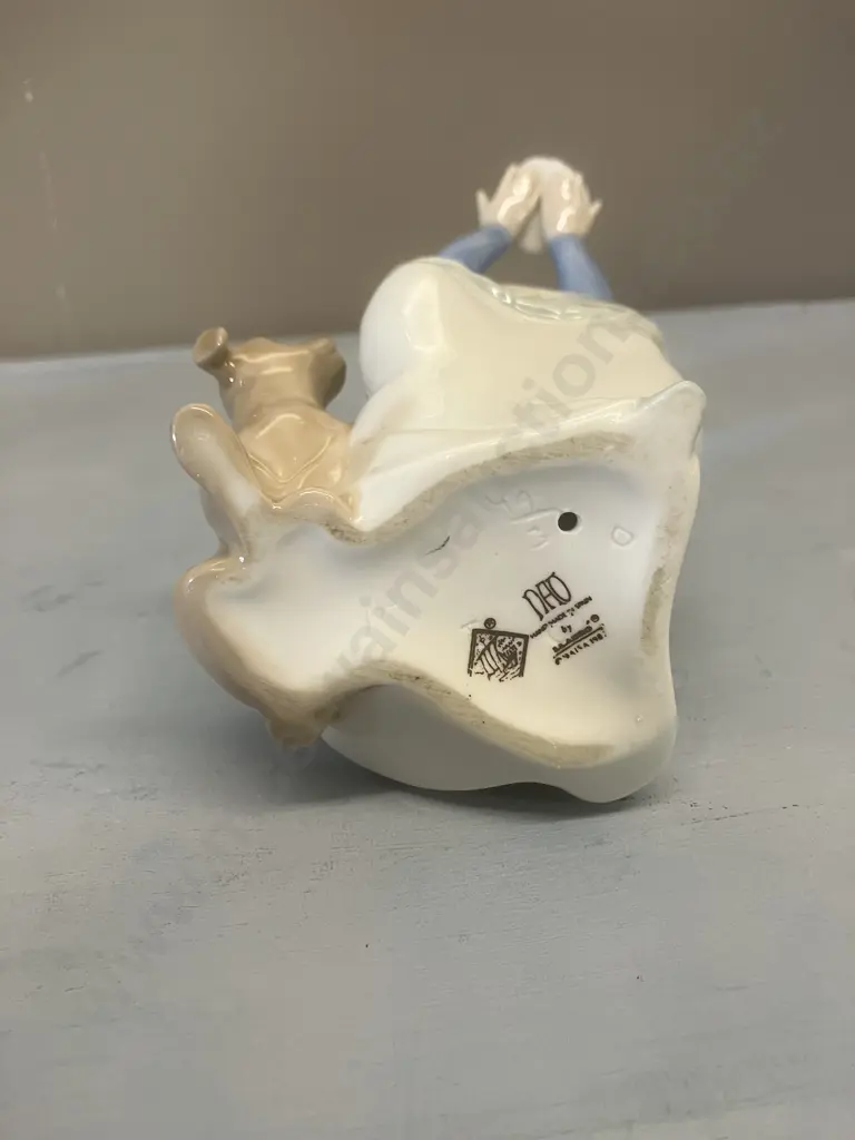 Nao by Lladro "Puppy's Birthday" Porcelain Figurine #1045 Dated 1987. H18cm Image 1++