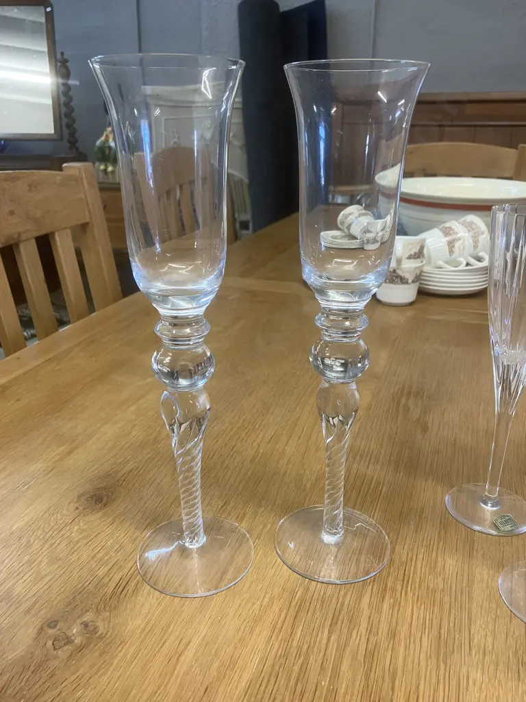 Set of 6 Full Lead Crystal Champagne Flutes With Pair of Larger Chapagne Flutes Image 1++
