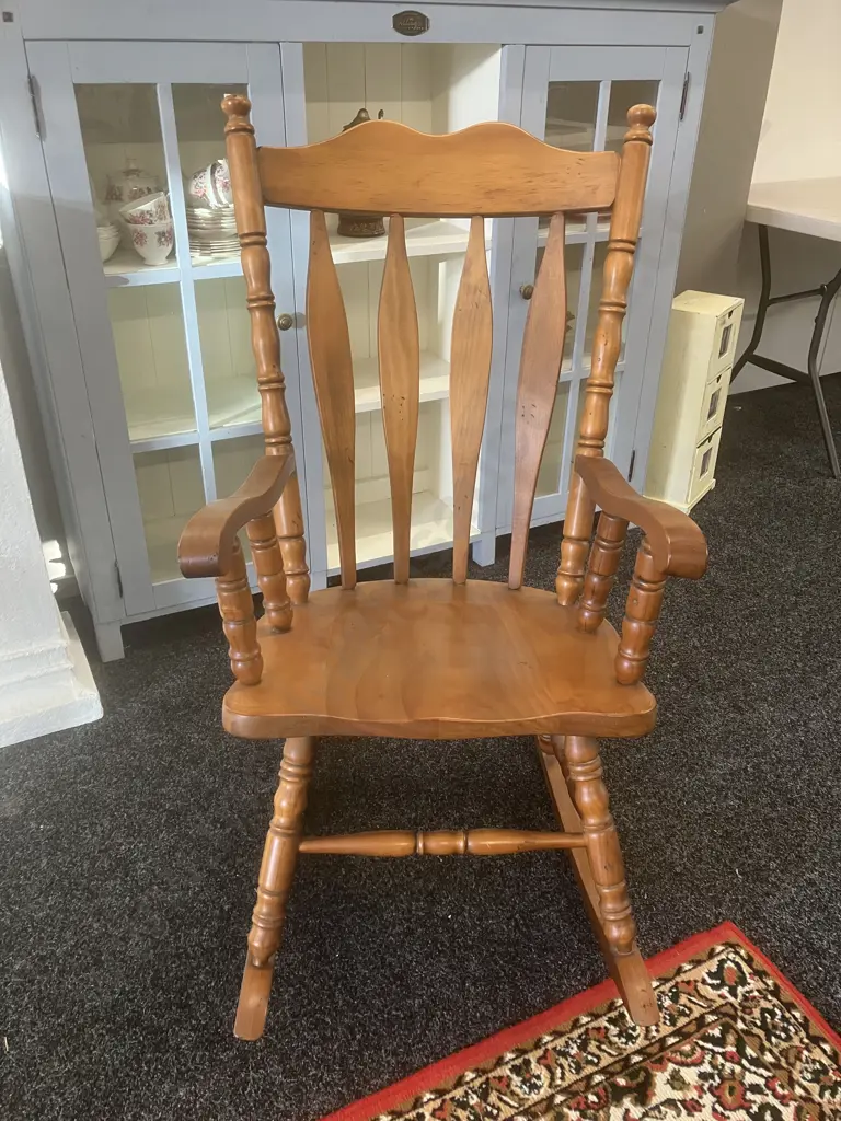 Vintage Colonial Style Wooden Rocking Chair Image 1++