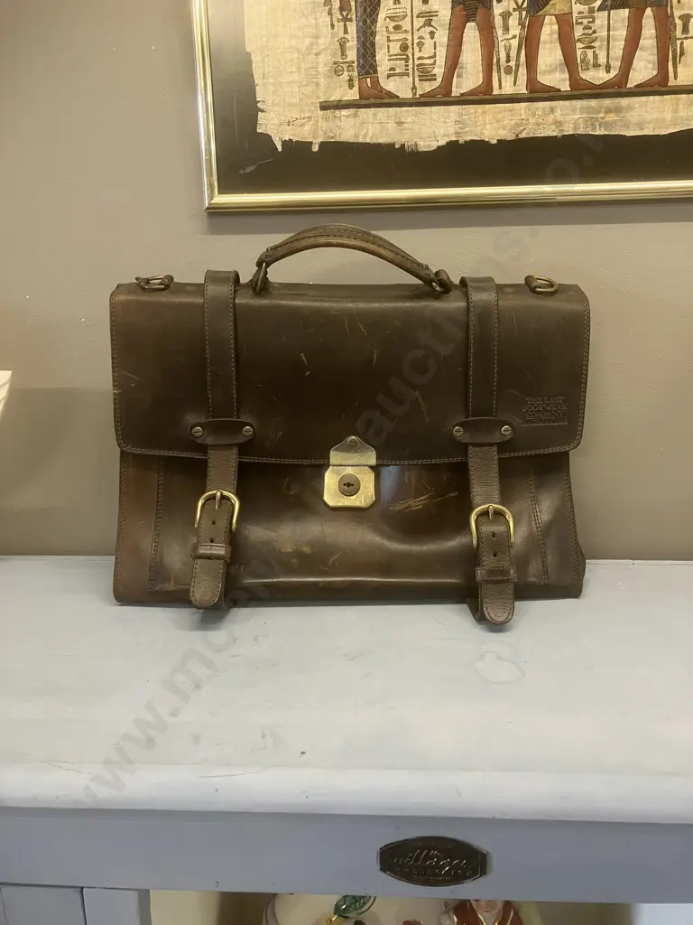 Vintage Last Footwear Company New Zealand Made Leather Satchel With Key. 26 x 41cm Image 1++