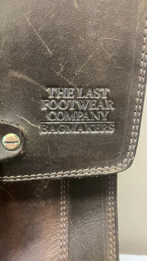 Vintage Last Footwear Company New Zealand Made Leather Satchel With Key. 26 x 41cm Image 1++