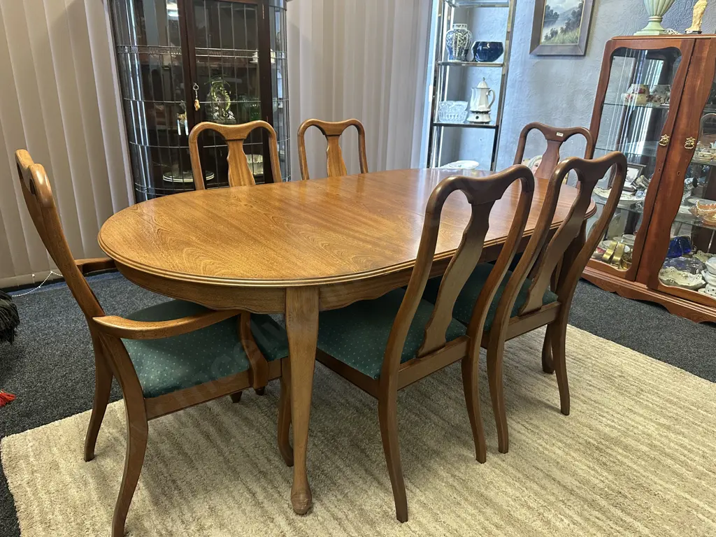 Mahogany Extension Dining Table With 6 Green Upholstered Dining Chairs Includes 2 Armed, Cab Legs. H73 W184 D100cm Image 1++