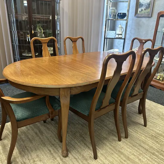 Mahogany Extension Dining Table With 6 Green Upholstered Dining Chairs Includes 2 Armed, Cab Legs. H73 W184 D100cm