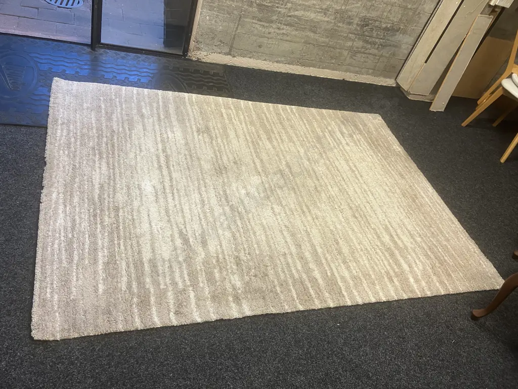 'Plaza' Beige Cream Soft & Woolly Floor Rug Made In Belgium. 160 x 230cm Image 1++