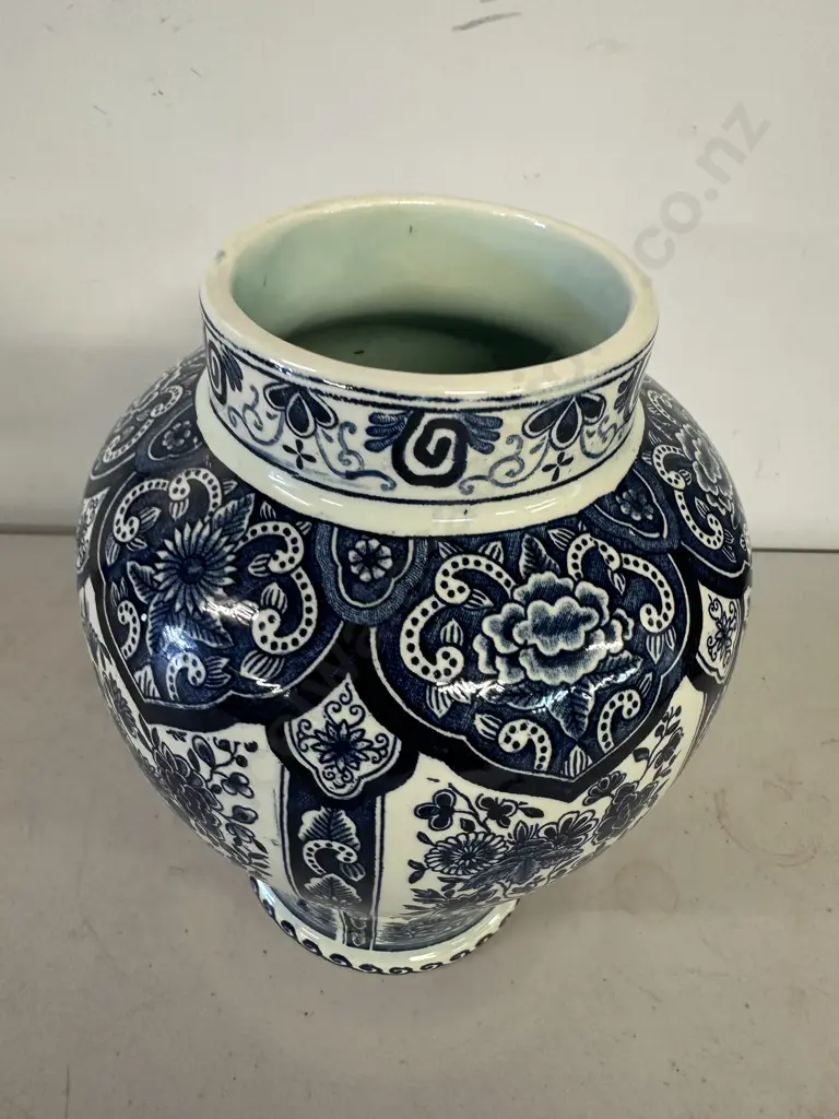 Delfts Blue & White Vase H24cm. Image 1++