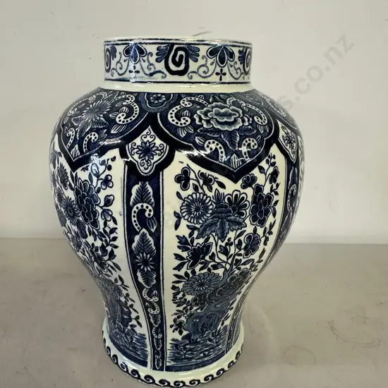 Delfts Blue & White Vase H24cm.