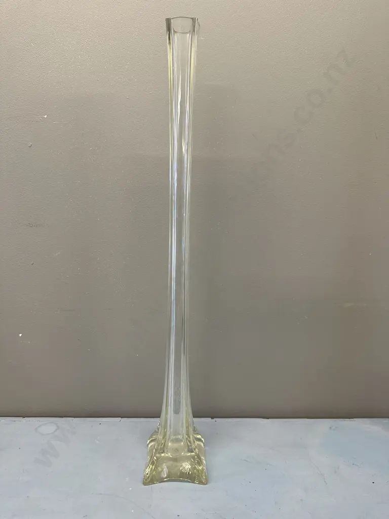 Tall Clear Glass Bud Vase "Eiffel Tower" Style H60cm. Image 1++
